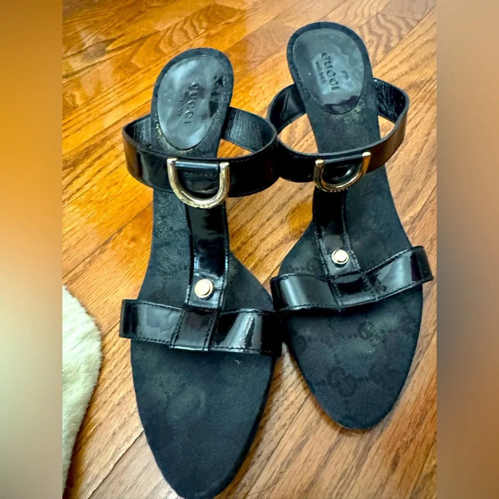 Gucci Heels - Picture 1 of 9